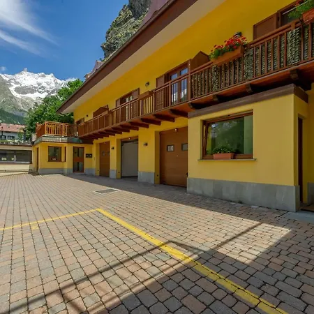 Casa Jasmin - Scopri Le Bellezze Di - Cour 0154 * Courmayeur